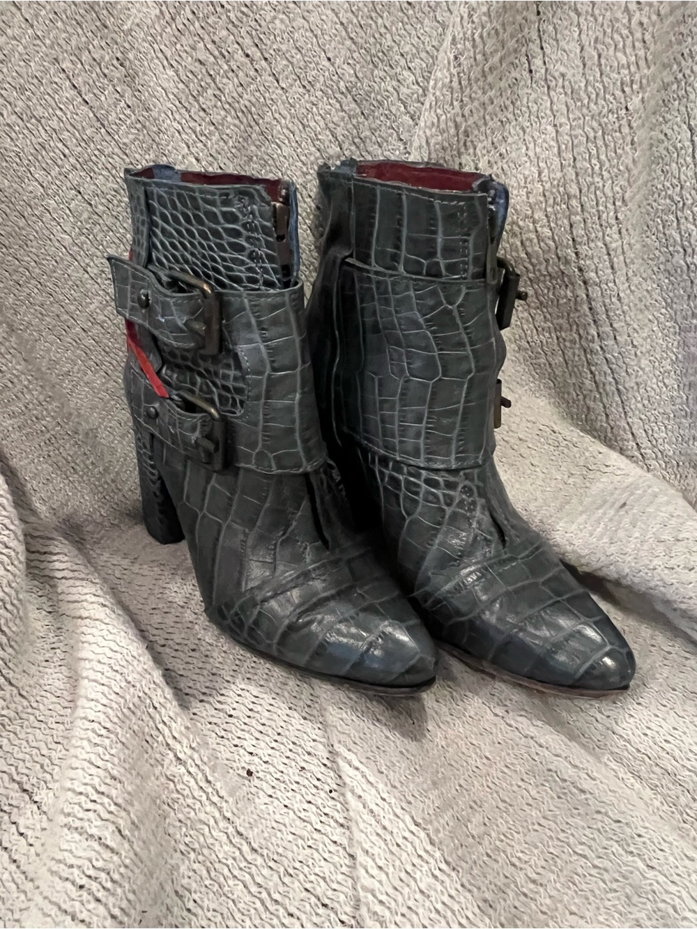 Freebird by Steven- joey-Women's Croc-Embossed Pointed Toe Ankle Boots green